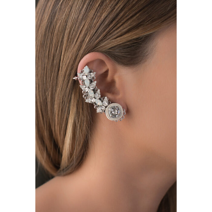 Mono orecchino ear cuff da donne con gocce e decorazioni in seta e cristalli swarovski e Orecchino a bottone punto luce cristalli swarovski brillanti